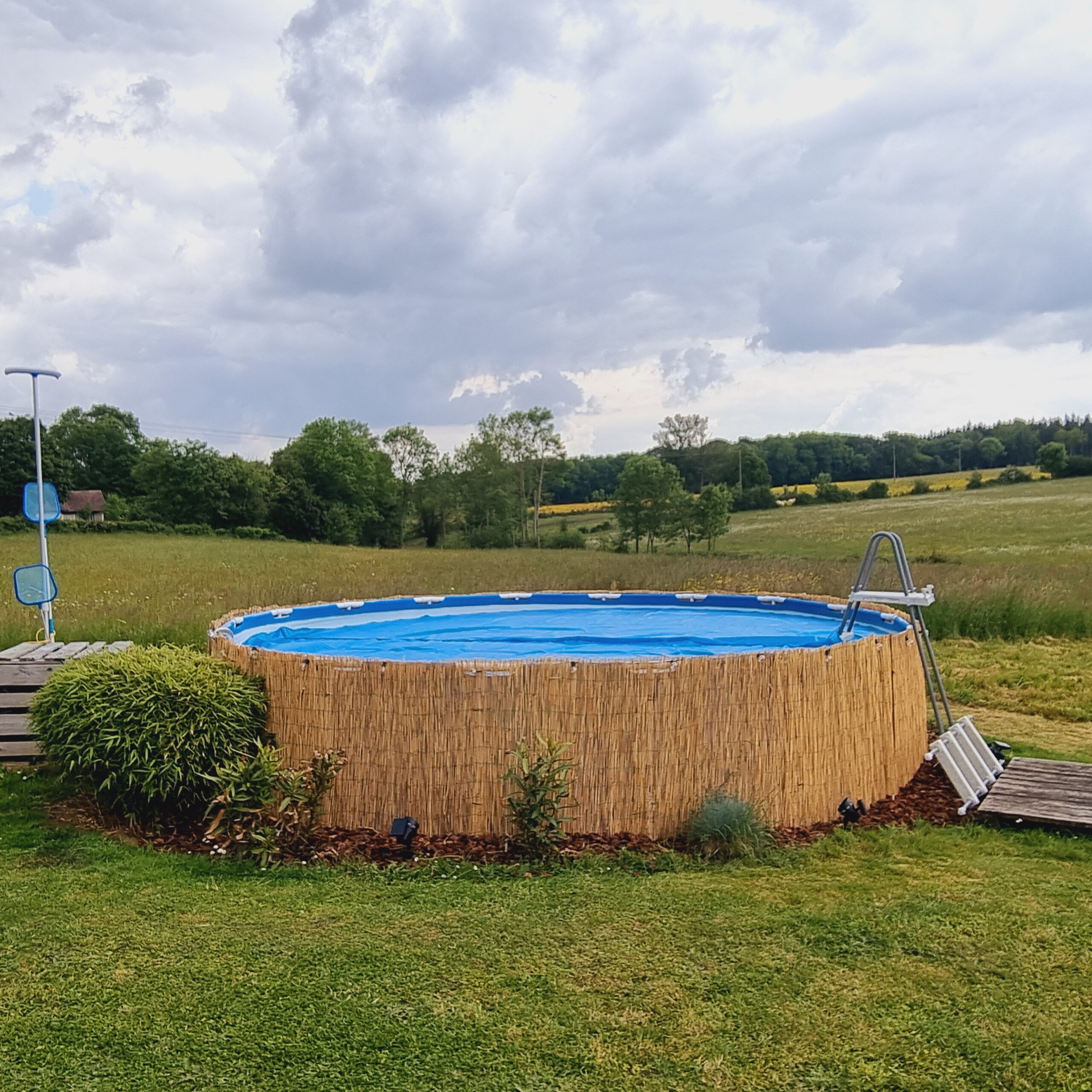 Swimming pool at La Maison Ensoleillée